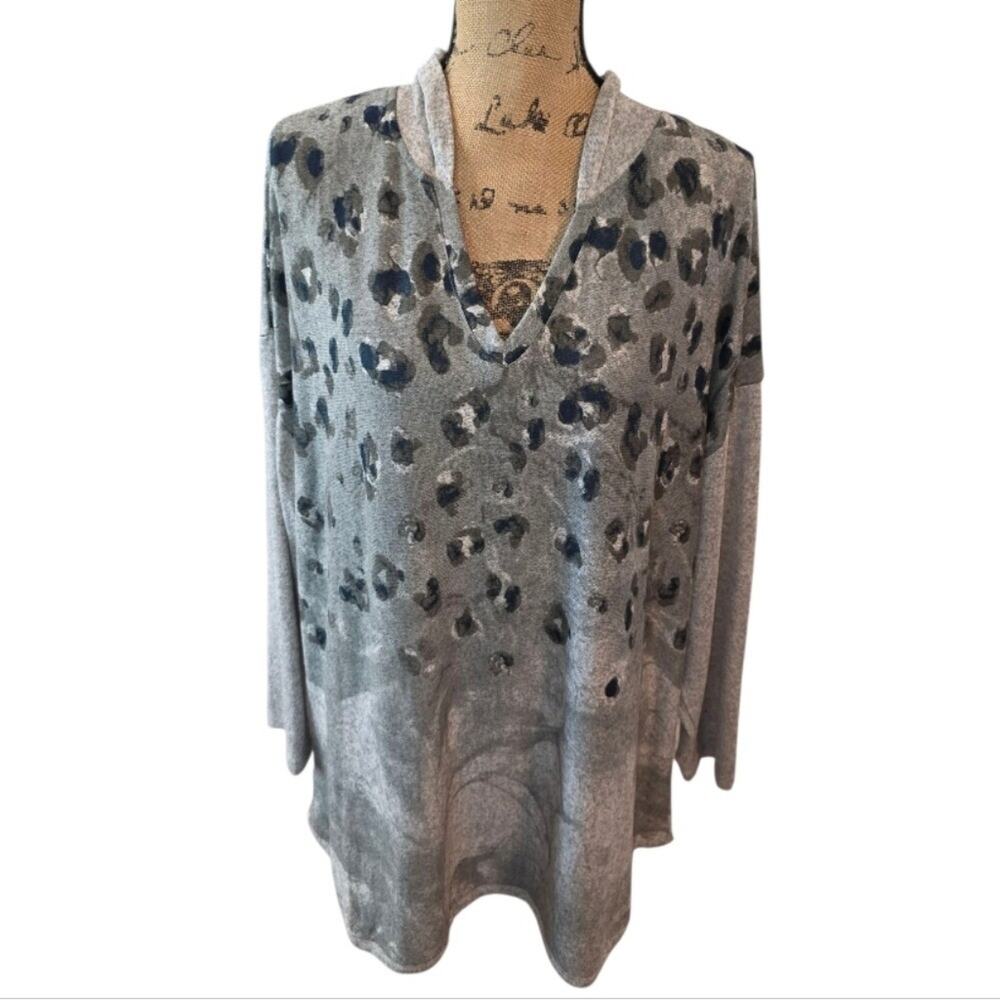 Cupio Woman Blush Gray Leopard Print Hoodie Tunic Top Plus Size 2X
